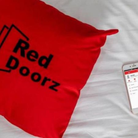 Reddoorz Syariah Near Metropolitan Mall Бекаси Экстерьер фото